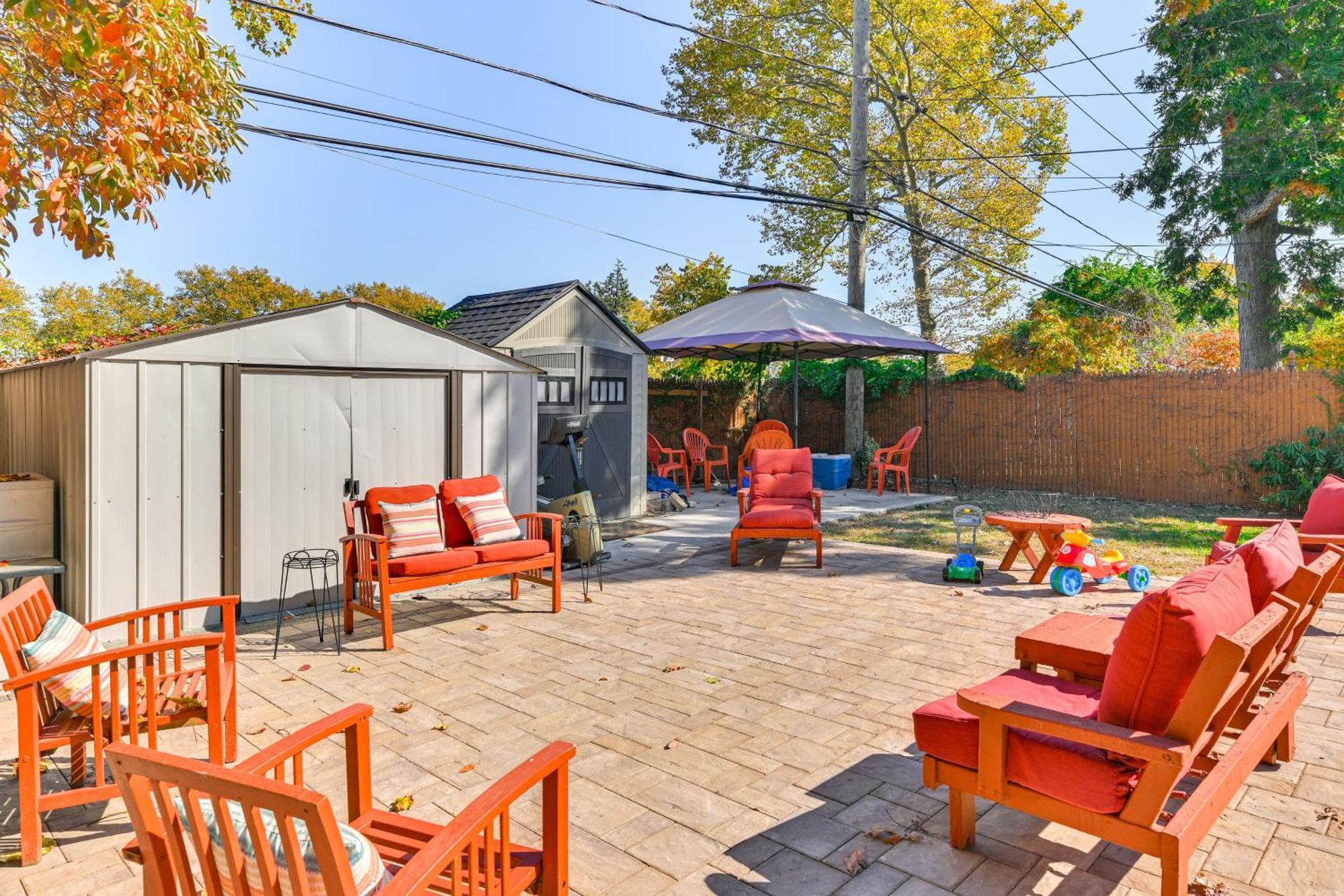 Central Elmont Studio With Great Outdoor Space! Bagian luar foto