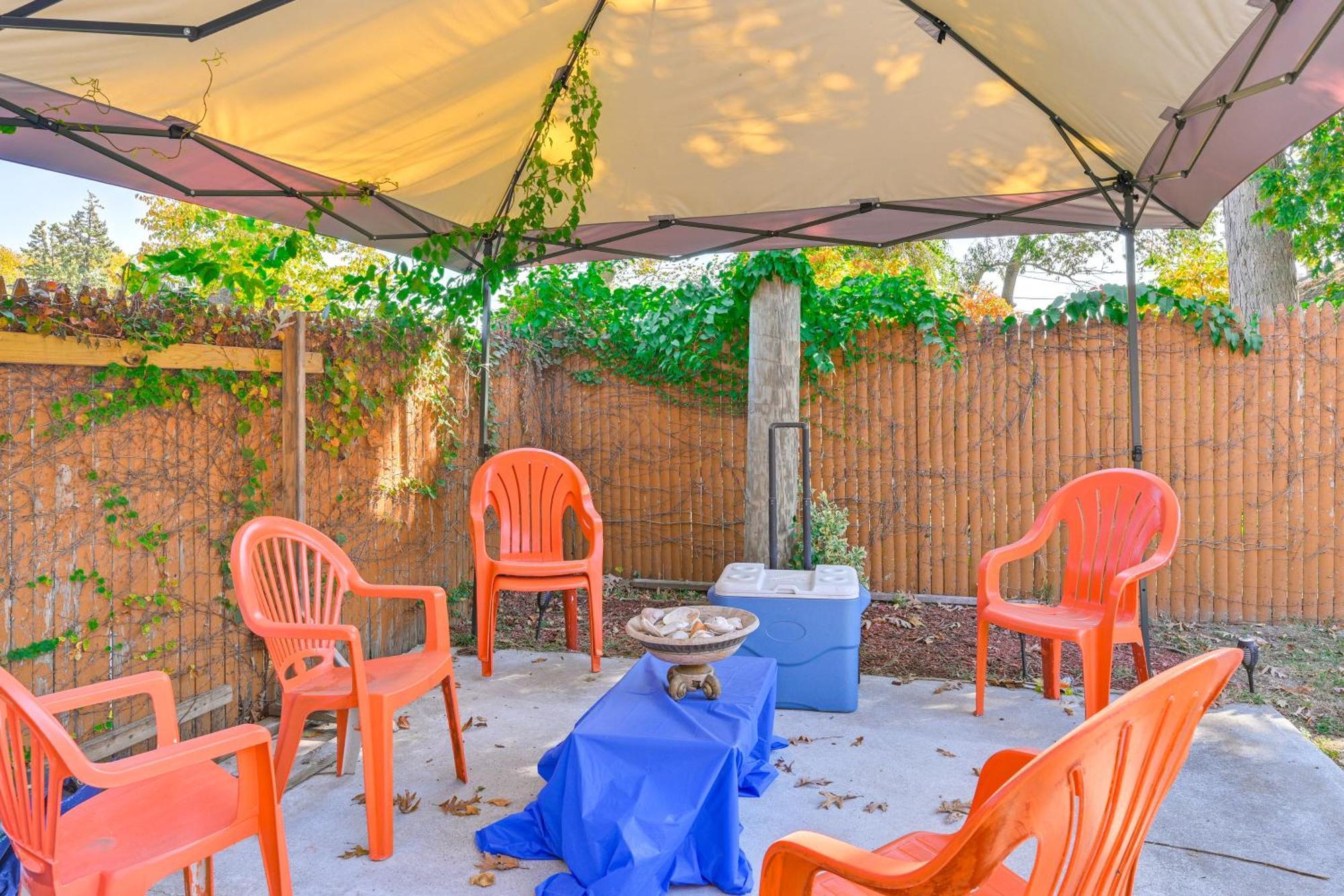 Central Elmont Studio With Great Outdoor Space! Bagian luar foto